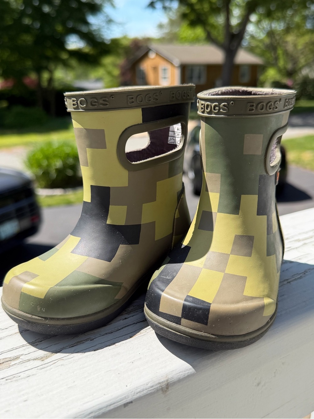 Toddler Bogs rain boot